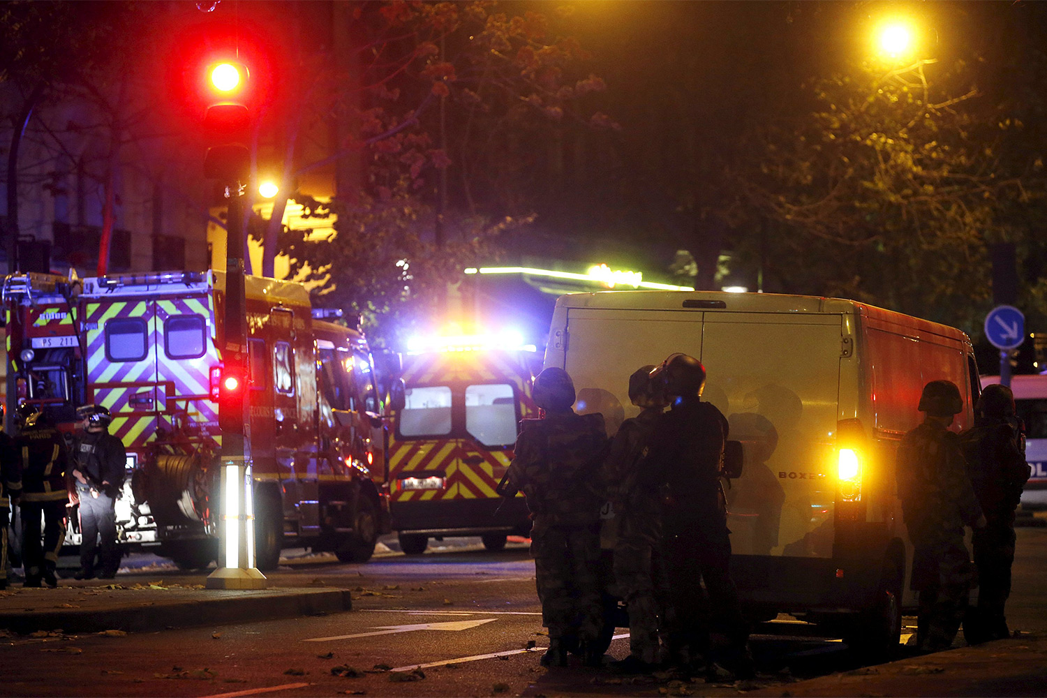 ​Теракт в Париже: зверские расстреливания людей в театре