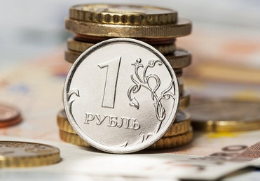 Валюта РФ продолжает падение: доллар подорожал более чем на 1,2 рубля