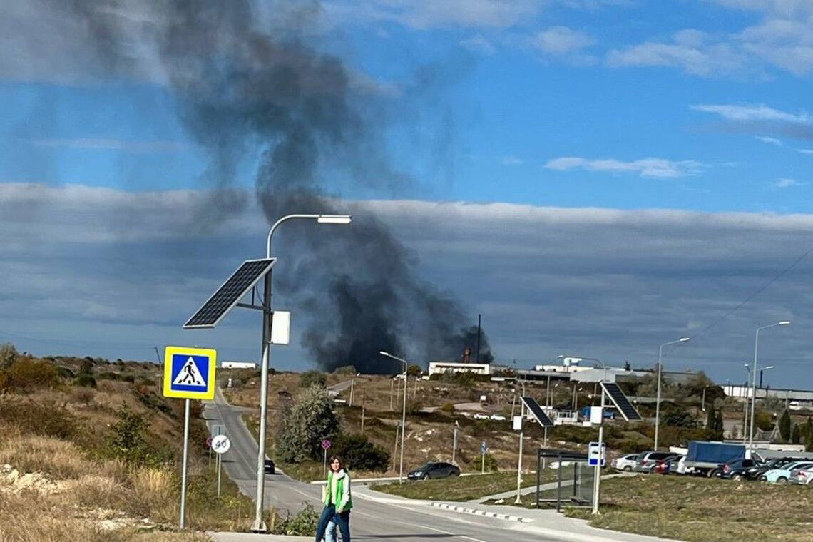 В ОК "Юг" назвали причину взрывов в бухте Севастополя, где стояли корабли ЧФ РФ