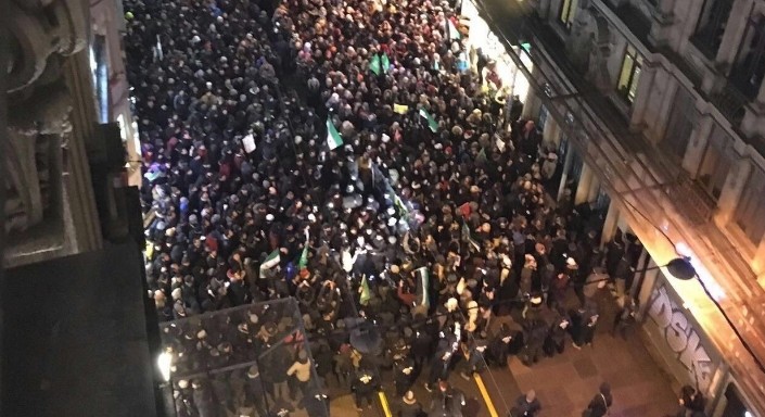 Трахнули толпой в машине