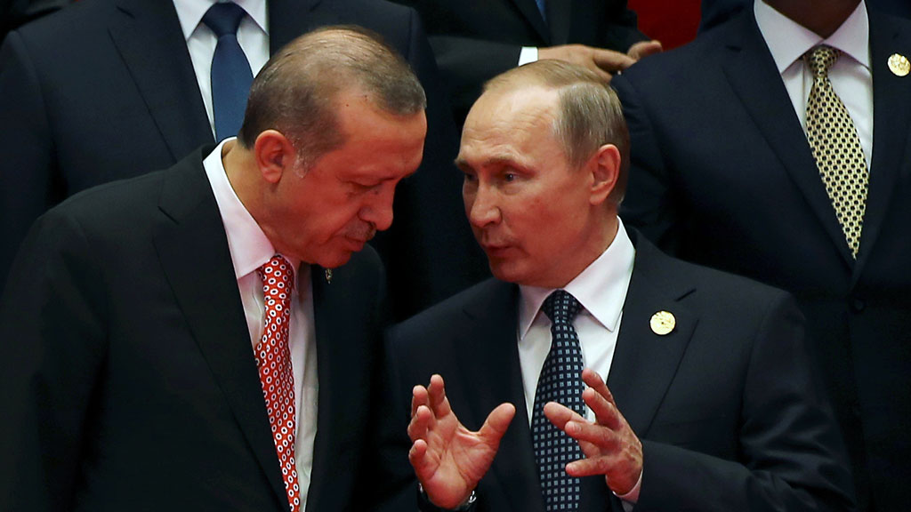 "Исламская версия путинизма": возьмет ли Турция во главе с Эрдоганом курс на Россию - Bloomberg о рисках