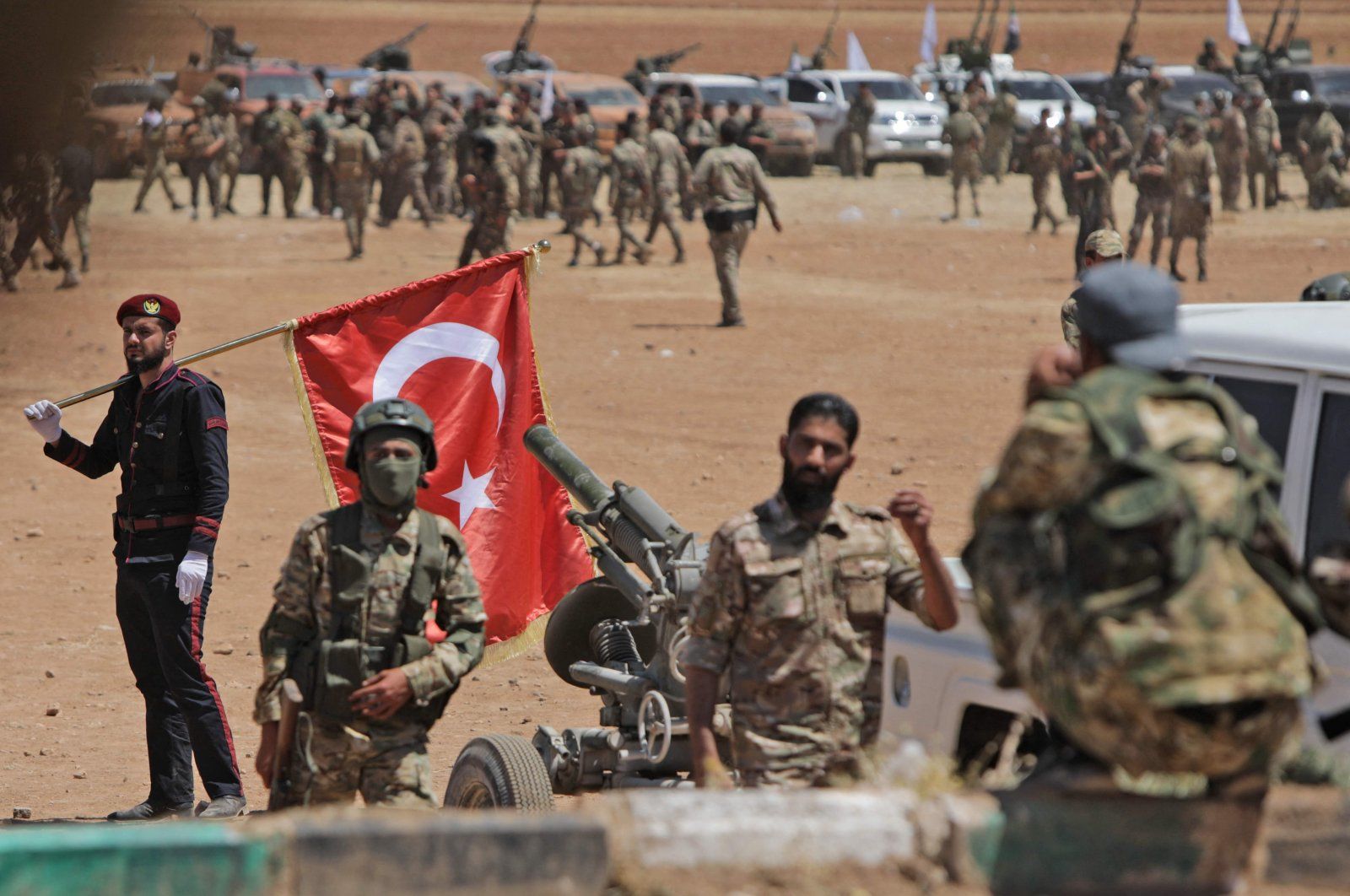 "Мы сами принимаем решения", - Турция может начать военную операцию в Сирии