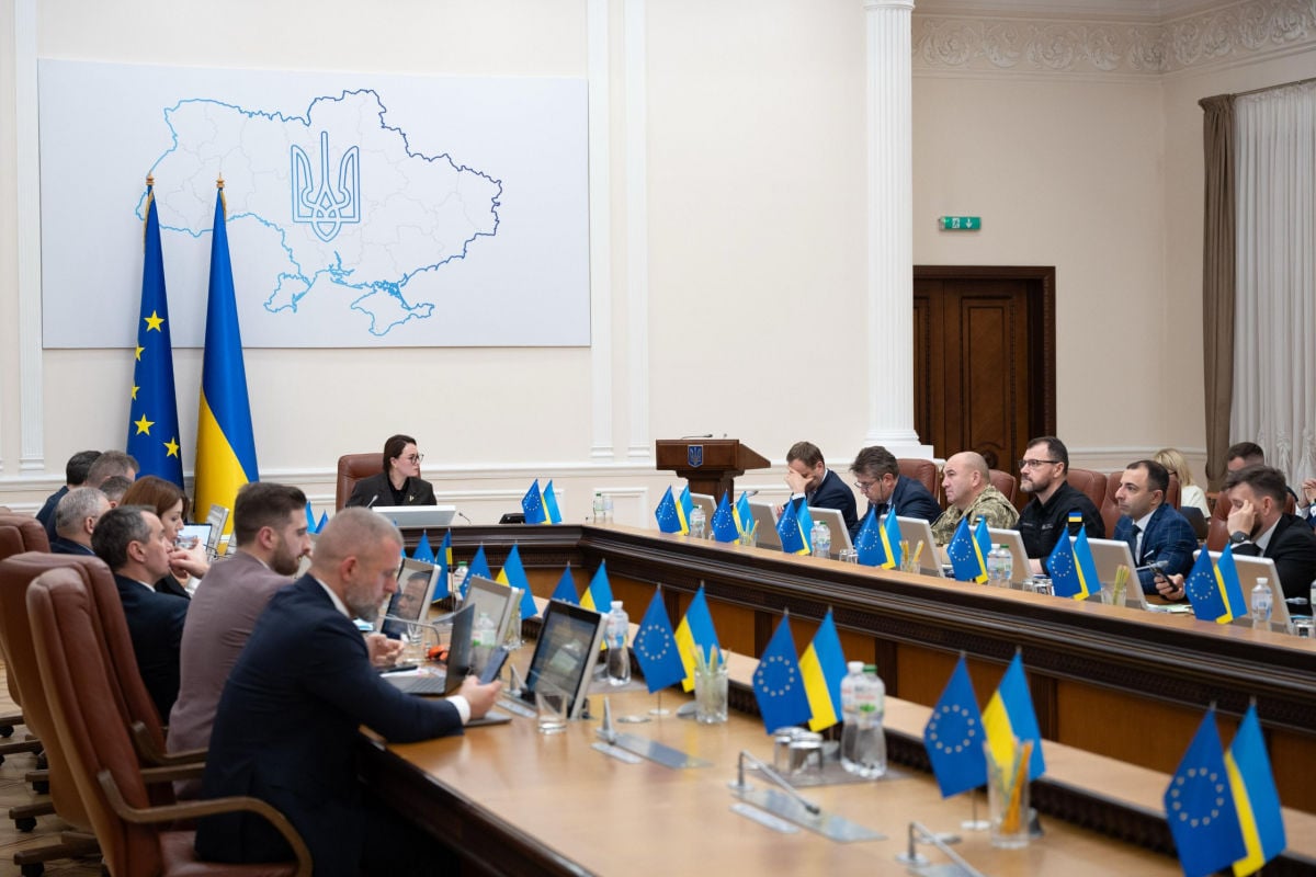 ​Мужчины до 22 лет смогут свободно выезжать из Украины: принято важное решение