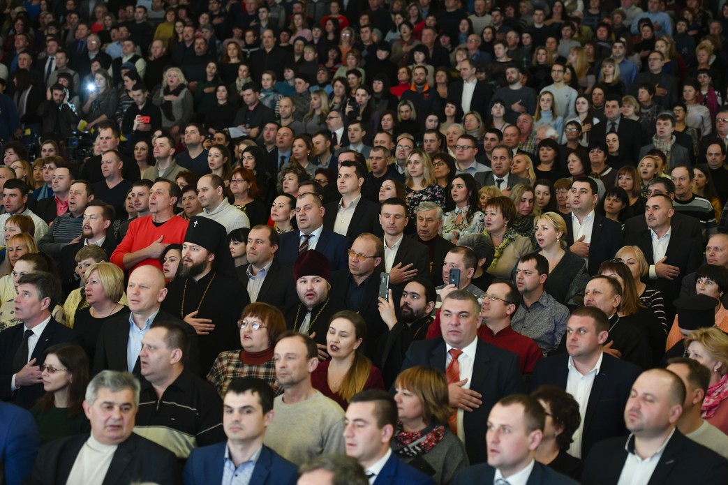 "Гарантия силы украинского оружия – всенародная поддержка нашей армии", - Порошенко обратился с мощной речью к жителям Полтавы