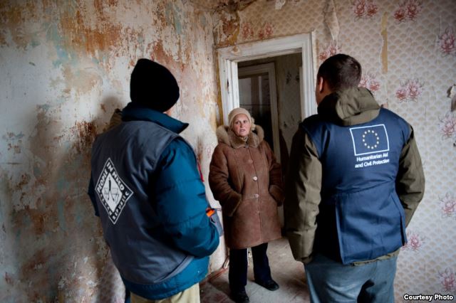 Чешские волонтеры, помогающие Донбассу: Гуманитарку Ахметова у людей видели, российскую - ни разу