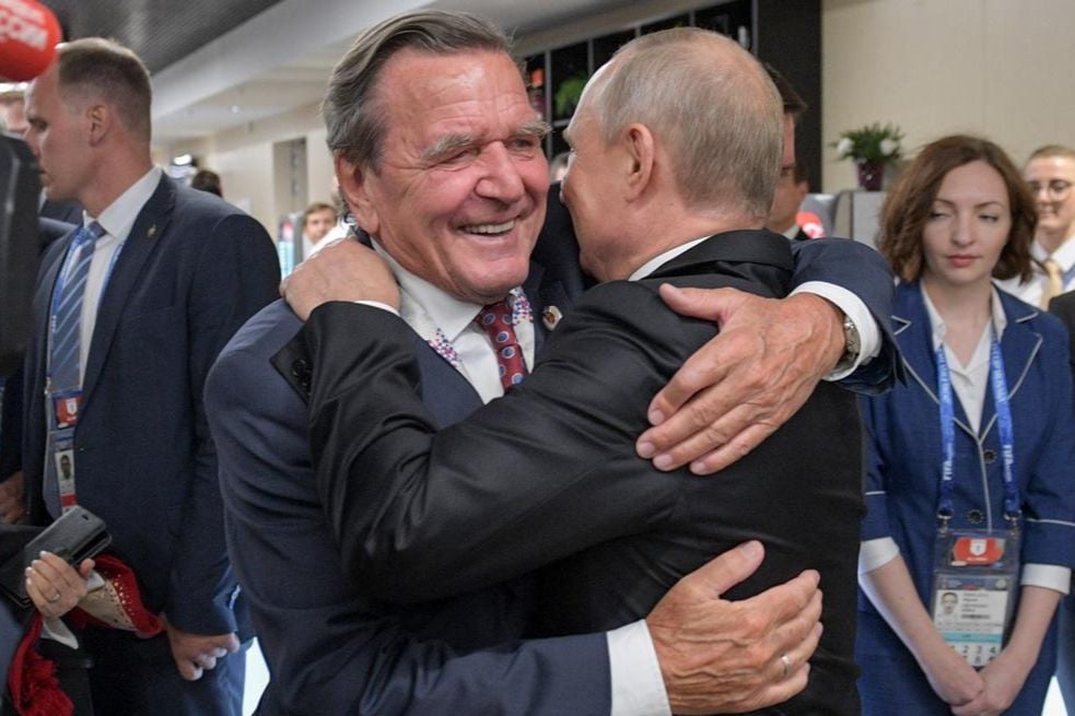 ​У друга Путина проблемы: экс-канцлер Германии остался без российского финансирования - BILD