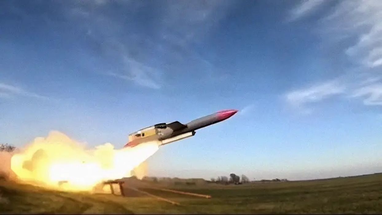 "Появилась как набросок на салфетке", - быстро созданная ракета "Фламинго" взяла на прицел всю европейскую часть РФ