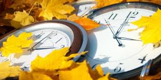 Украинцы смогут спать на час дольше: в какой день нужно обязательно перевести часы на зимнее время