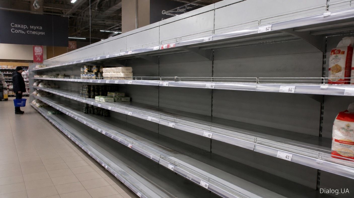 В Крыму вслед за топливным кризисом нарастает продуктовый: "Люди с ума сошли, гречки, макарон и сахара нет" 