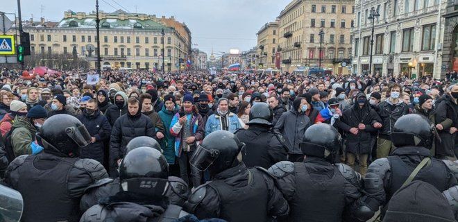 Путин проиграл Навальному на своей родине: в Санкт-Петербурге 50 тысяч человек вышли поддержать оппозиционера