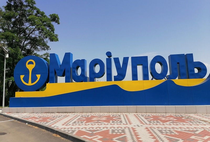 Украинские БПЛА подожгли Мариуполь – город затянуло черным дымом