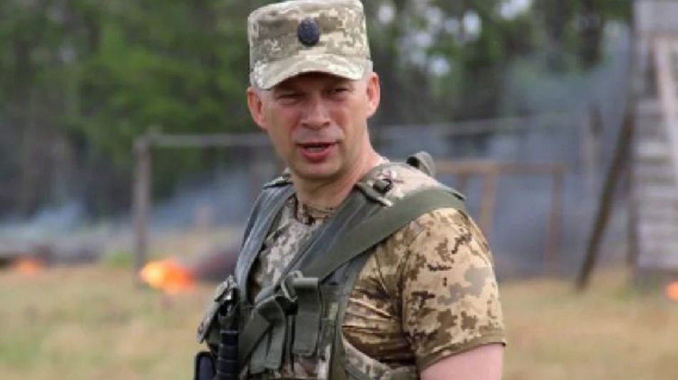 Разведение сторон заморозит конфликт на Донбассе: командующий ООС предупредил о последствиях