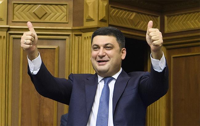 ​Гройсман обогнал по состоянию Порошенко: премьер-министр показал украинцам электронную декларацию