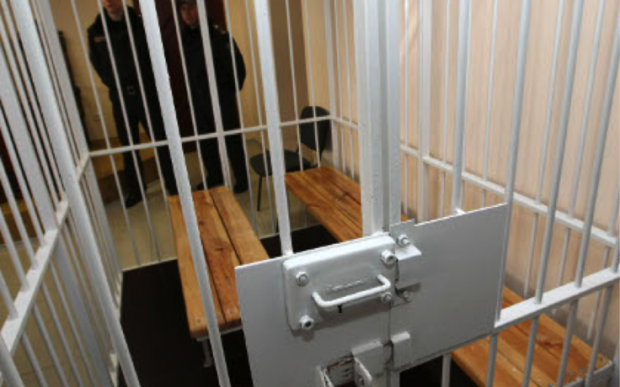 ​Подсудимый по делу о беспорядках в Одессе 2 мая порезал вены в зале суда