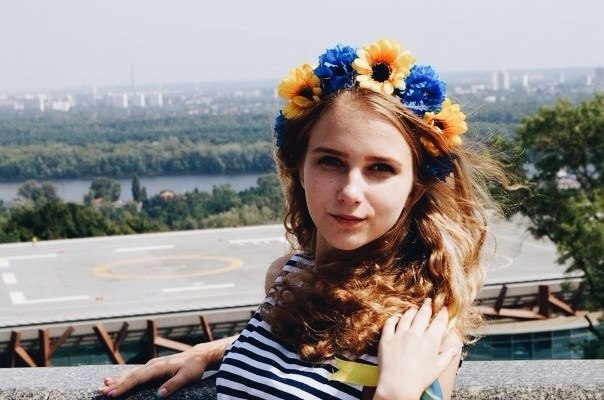 "Из моего задержания вы устроили цирк, ну повесьте теперь себе "медальку"", - 16-летняя поклонница "Азова" из Донецка после допроса у террористов сделала резонансное заявление