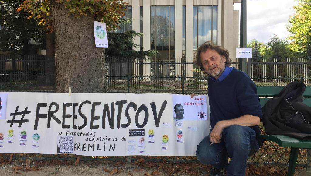 Радикальный вызов Путину: экс-министр Франции и культовые режиссеры объявили голодовку в поддержку Сенцова - кадры