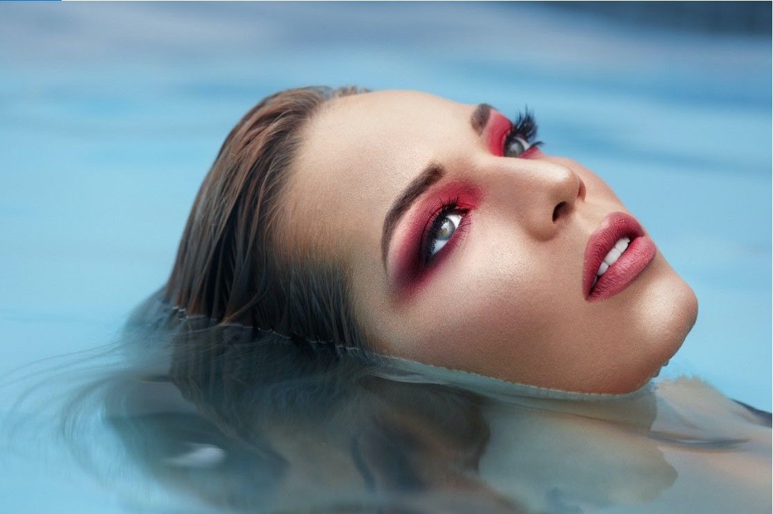 Декоративные подводки для глаз: как продлить стойкость макияжа в летний период 