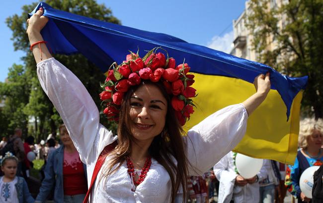 День Государственного флага: как звезды Потап и Настя Каменских, Вакарчук и другие поздравили украинцев 