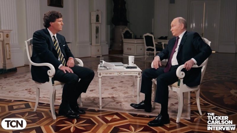Путин случайно выдал проблемы со здоровьем: на видео с Карлсоном замечены важные детали
