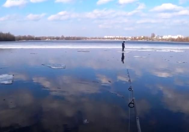 Вытащил спиннингом: в Киеве рыбак спас 11-летнего мальчика
