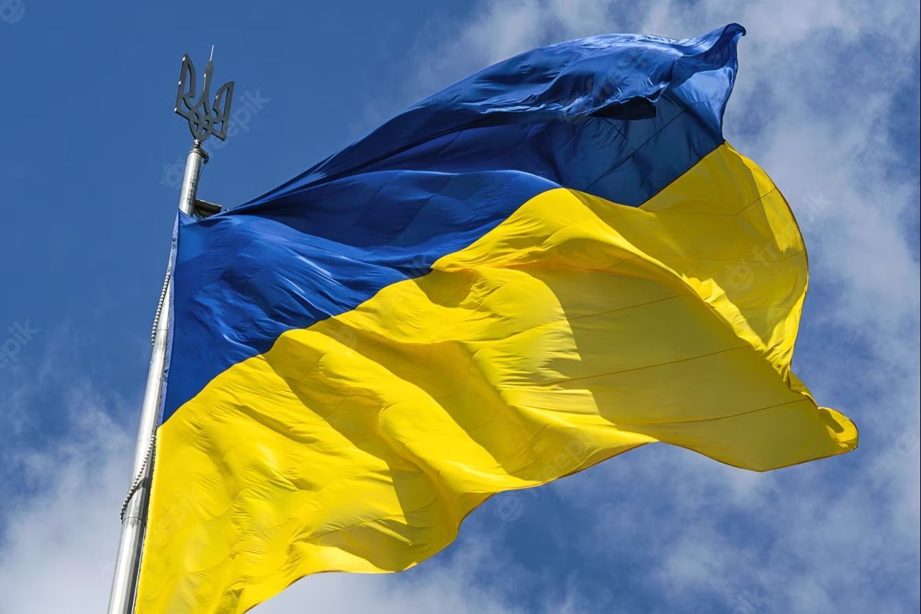 ​Тревога в Нижнем Новгороде: у здания ФСБ неизвестные вывесили большой флаг Украины