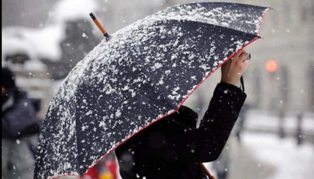 Мокрый снег, дожди и сильные порывы ветра: синоптик рассказала о погодных изменениях в Украине