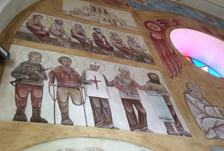 На стенах львовского храма появились образы Небесной сотни, воинов АТО, патриарха Кирилла и Путина