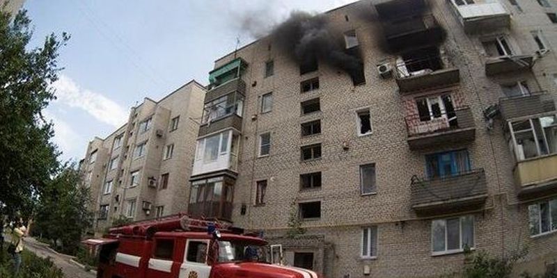 Ночью в Донецке снаряд попал в жилой массив, ранена женщина