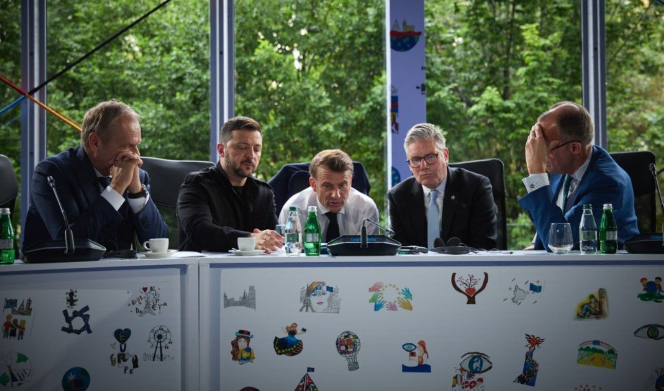 Макрон, Мерц, Стармер и Туск объединились вокруг Украины, произошел поворотный момент – Le Monde