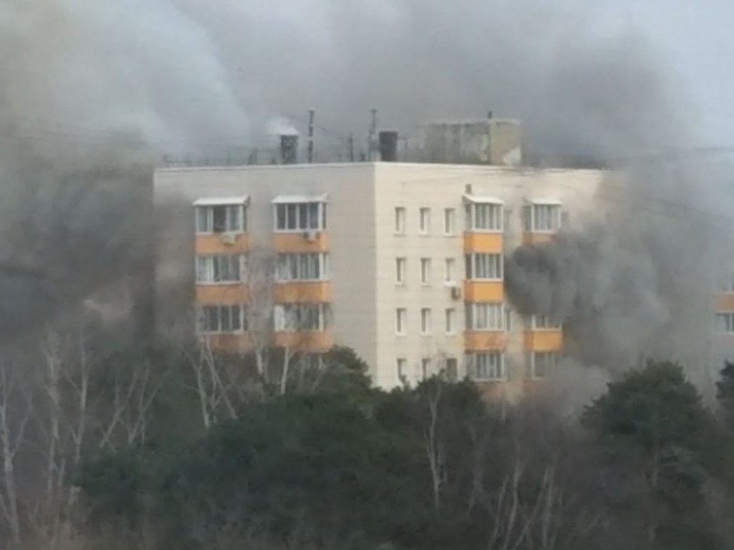 Киевская многоэтажка содрогнулась от взрыва: полиция сообщила о двух пострадавших 