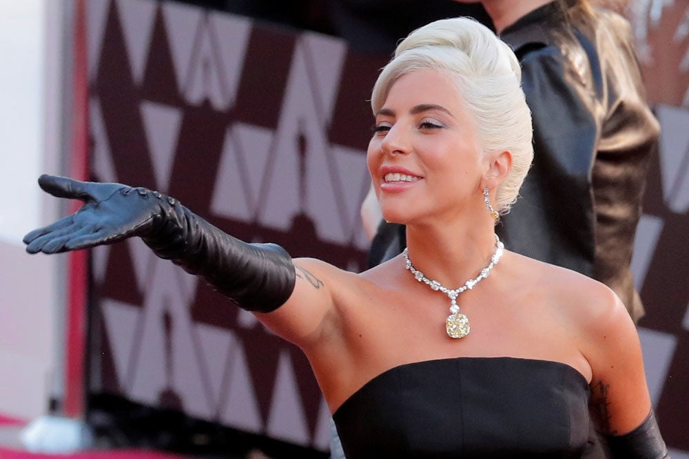 "Очень сексуальна русалка", - Леди Гага решилась на необычную фотосессию в бикини и удивила поклонников