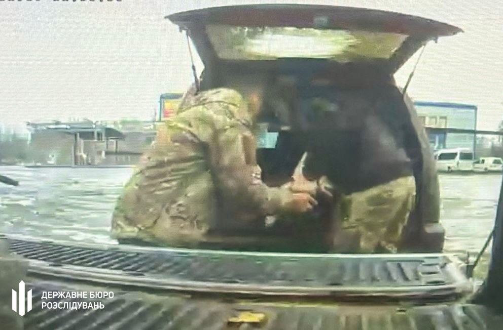 Боец ВСУ на Донбассе через мессенджер хотел продать пулеметы – ГБР