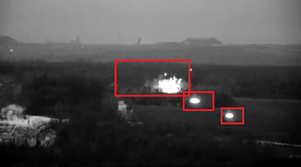 Спецназ сил АТО уничтожил опорный пункт "ДНР" на Светлодарской дуге: опубликованы эффектные кадры "ответки" ВСУ