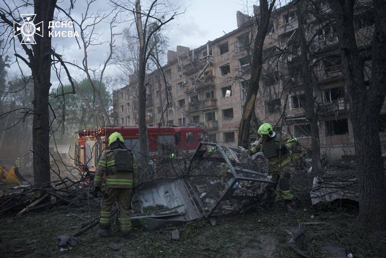 ​Кремль атаковал ракетами жилую застройку Киева: Ткаченко дал комментарий