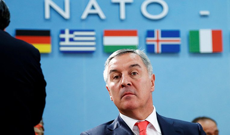 Россия пытается сорвать вступление Черногории в НАТО путем фальсификации парламентских выборов в стране - премьер Джуканович 