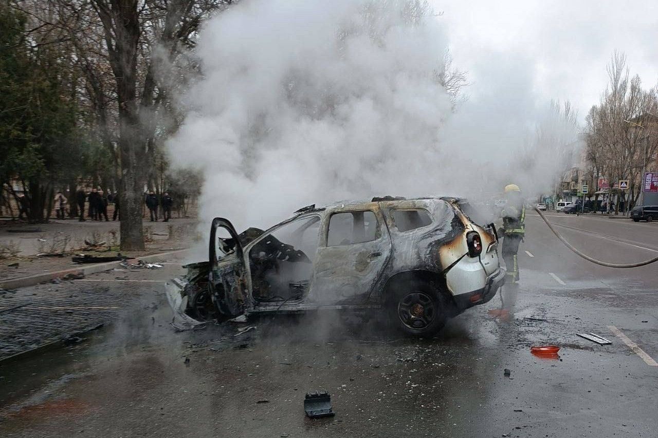 ​Два ФСБшника стали тяжелыми "300-ми" в Мелитополе: авто с чекистами взорвалось у парка