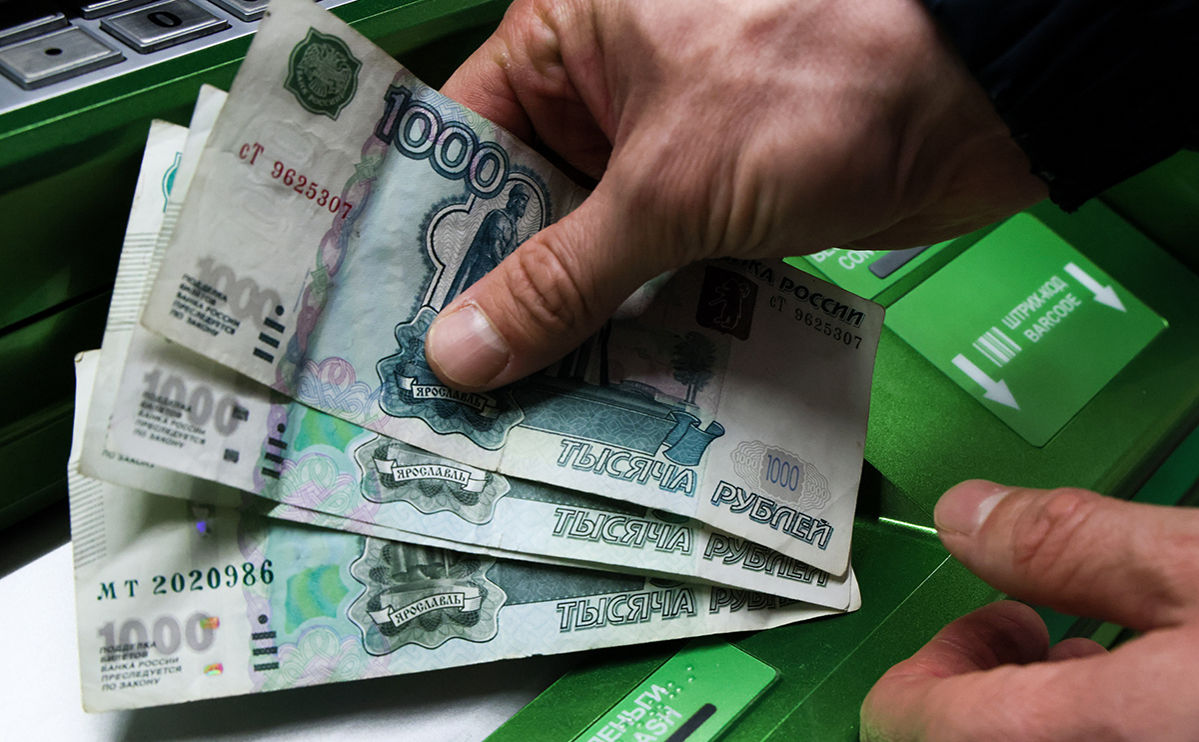 Падение цен на нефть приведет к новой девальвации рубля – СВР Украины