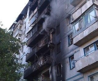 Мэрия Донецка: снаряд попал в девятиэтажный дом, есть раненые