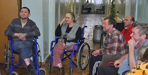 А стариков на улицу: боевики Захарченко захватили дом для инвалидов в оккупированной Горловке - обнародованы подробности беспредела сепаратистов