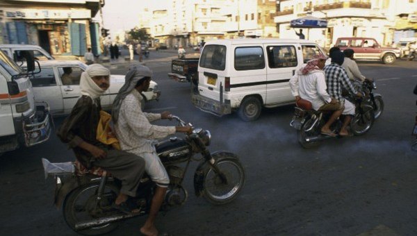В столице Йемена взорвался автомобиль ​начиненный взрывчаткой. Есть жертвы