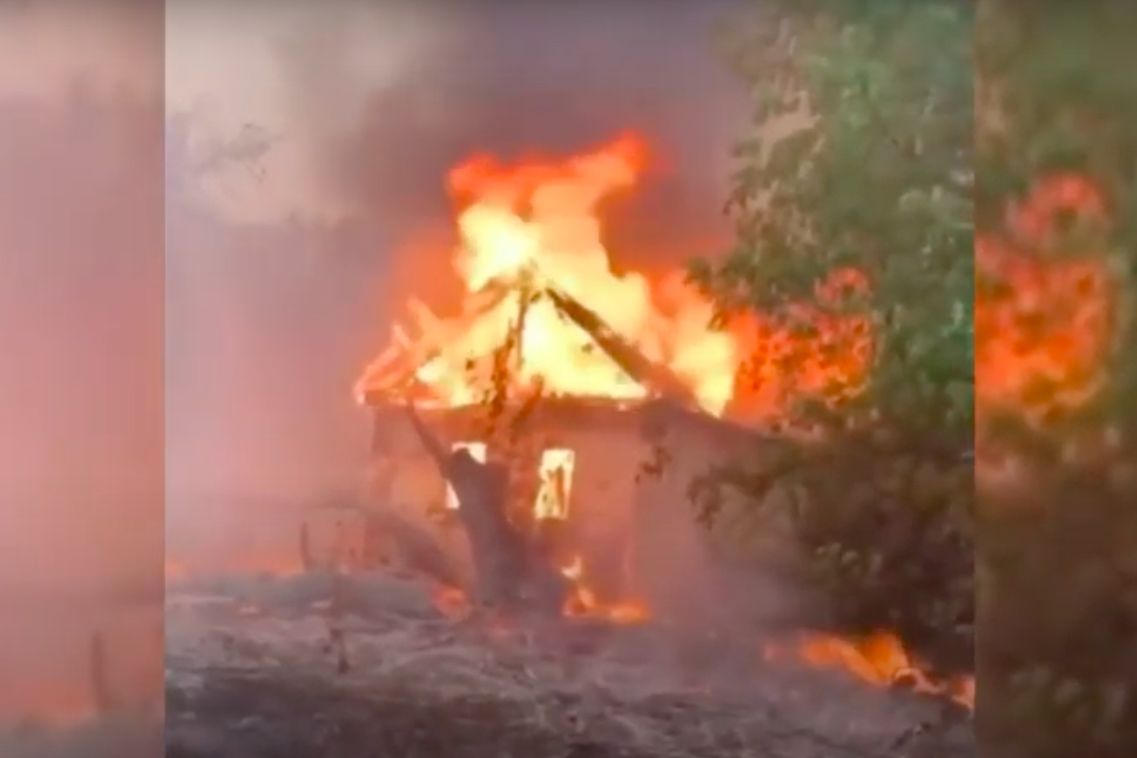 ​Башкирия пылает: огонь добрался до деревень и сжигает дома, население срочно эвакуируют