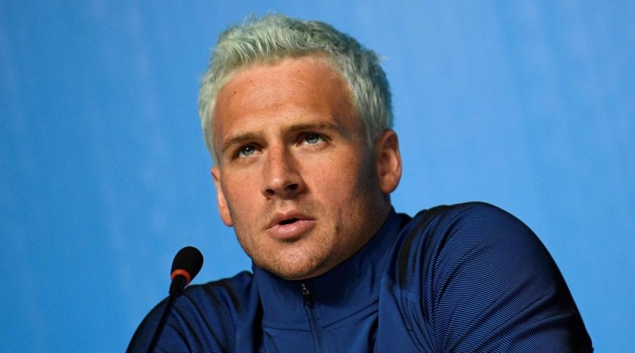 На американского пловца Райана Лохте напали с оружием