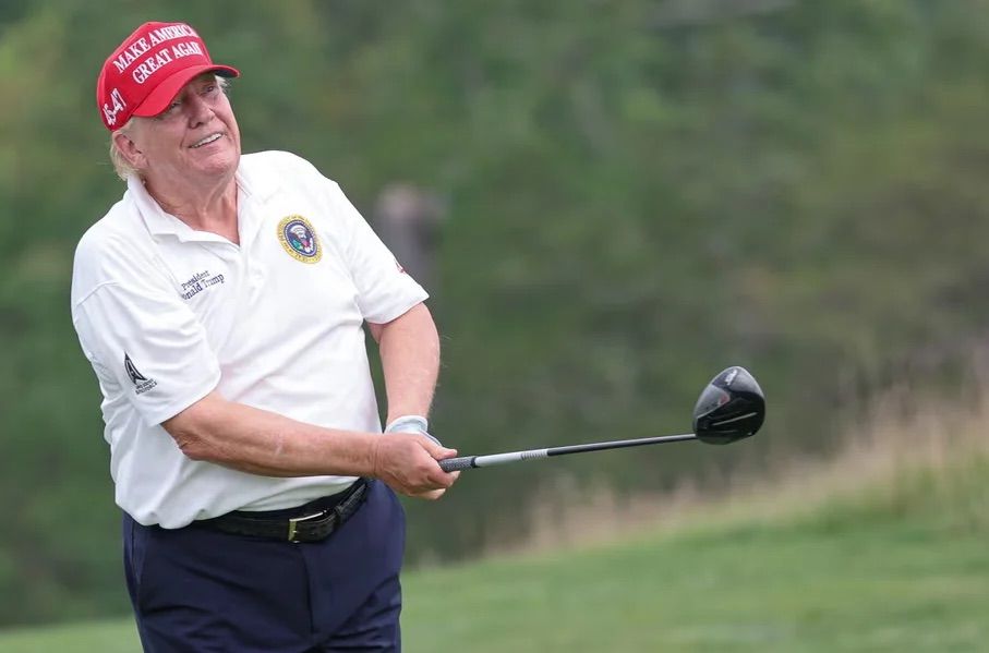 До Дональда Трампа приставили персональну систему ППО під час гри у гольф