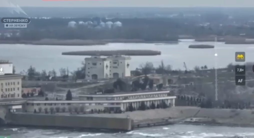 Российские вояки спрятали танк у Каховской ГЭС, но все пошло не по их плану – видео