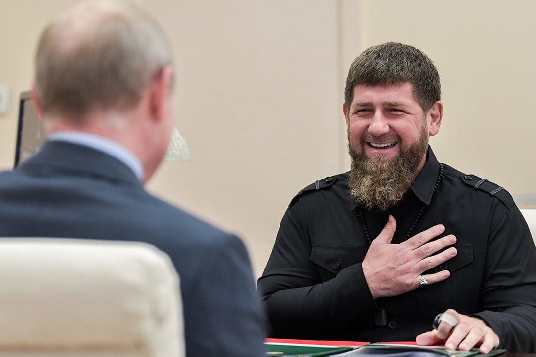 ​Кадыров "сорвался с поводка" и может взять власть в России: эксперт о ссоре главы Чечни с Песковым