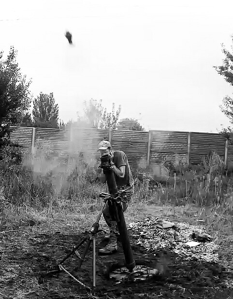 "Да, на войне было весело…, без скобок и в прямом смысле... Но в "Диснейленде" надо платить", - блогер