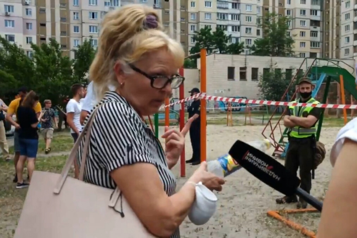 ​"Зал и спальня ушли вниз", - жительница многоэтажки в Киеве рассказала, как с сыном чудом спаслись при взрыве