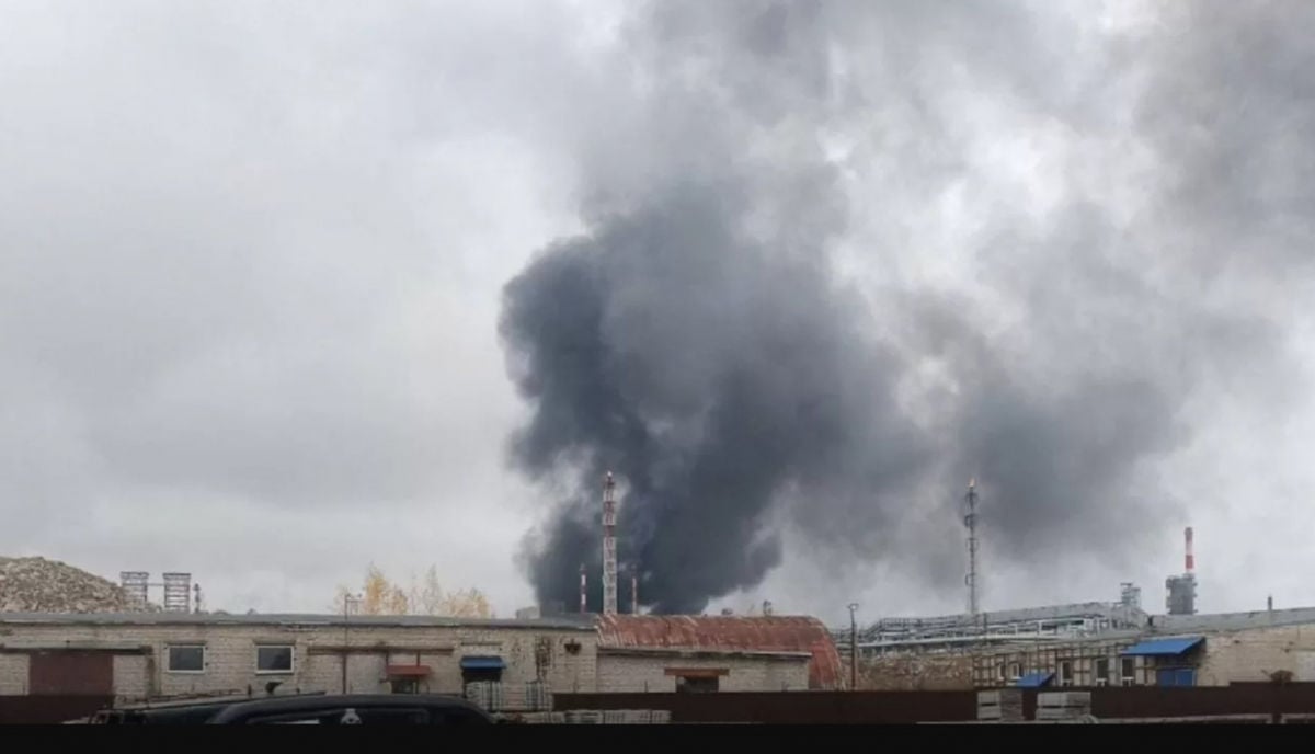 ВСУ остановили работу еще одного крупного НПЗ в России