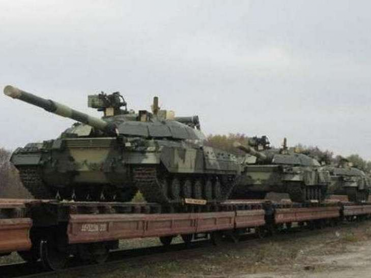 Россия отправила поезд с бронетехникой в Армению: Москва использует свой последний доступный маршрут 