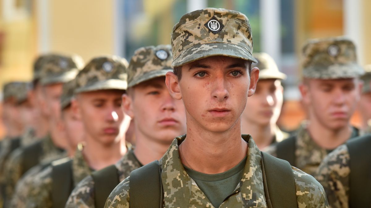 Фінансовий стимул і не тільки: Україна знає, як поповнити ряди ЗСУ чоловіками молодше 25 років, – АР